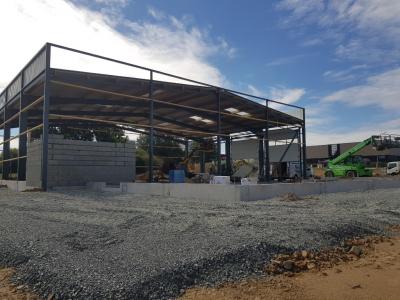 Atelier avec bureaux et entrepôt à Cholet 